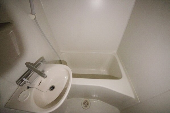 レオパレスレコルテ松ヶ枝の物件内観写真